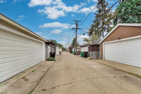 Tiny photo for 3816 Wisconsin Avenue, Berwyn, IL 60402 (MLS # 12497539)