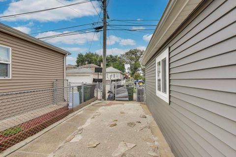 Tiny photo for 3816 Wisconsin Avenue, Berwyn, IL 60402 (MLS # 12497539)
