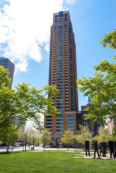 1160 S Michigan Avenue 4501 Chicago IL 60605