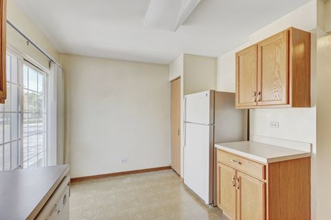 Tiny photo for 94 Waterbury Circle, Oswego, IL 60543 (MLS # 12465177)