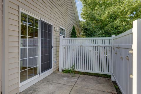 Tiny photo for 94 Waterbury Circle, Oswego, IL 60543 (MLS # 12465177)