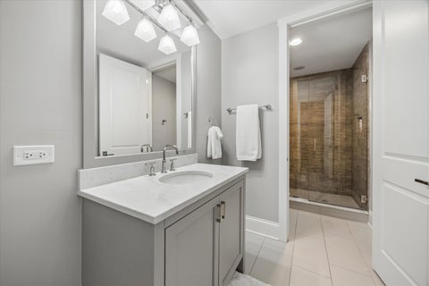 Tiny photo for 15W047 60TH Street, Burr Ridge, IL 60527 (MLS # 12691574)