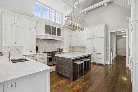 Tiny photo for 15W047 60TH Street, Burr Ridge, IL 60527 (MLS # 12691574)