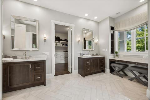 Tiny photo for 15W047 60TH Street, Burr Ridge, IL 60527 (MLS # 12691574)