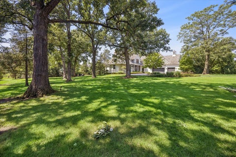Tiny photo for 15W047 60TH Street, Burr Ridge, IL 60527 (MLS # 12691574)
