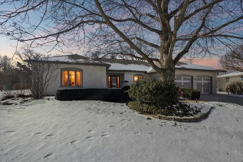 Tiny photo for 447 Stratford Lane, Willowbrook, IL 60527 (MLS # 12551404)