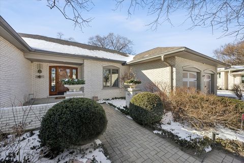 Tiny photo for 447 Stratford Lane, Willowbrook, IL 60527 (MLS # 12551404)