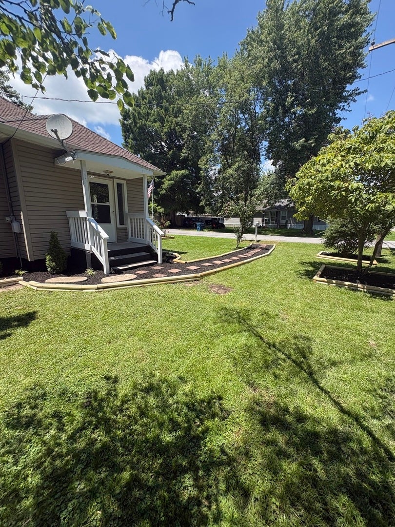 709 N Locust Street