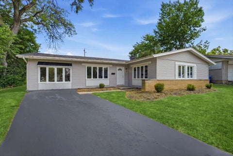 Tiny photo for 731 Enterprise Court, Chicago Heights, IL 60411 (MLS # 12743832)