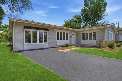 Photo of 731 Enterprise Court, Chicago Heights, IL 60411 (MLS # 12743832)