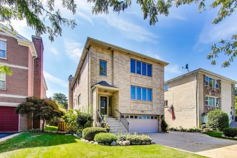 1209 E Davis Street Arlington Heights IL 60005