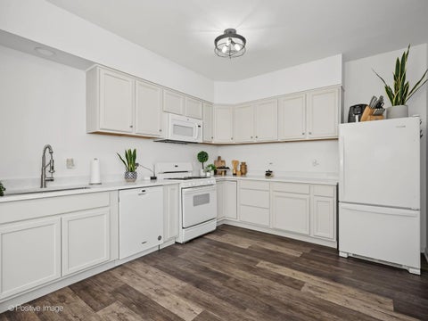 Tiny photo for 129 Chestnut Hills Circle #129, Burr Ridge, IL 60527 (MLS # 12731402)