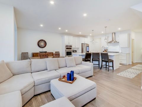 Tiny photo for 579 Watercress Drive, Aurora, IL 60504 (MLS # 12632600)