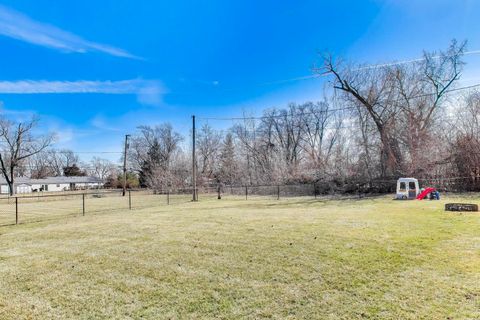 Tiny photo for 1075 Apricot Street, Hoffman Estates, IL 60169 (MLS # 12583065)