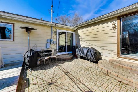 Tiny photo for 1075 Apricot Street, Hoffman Estates, IL 60169 (MLS # 12583065)