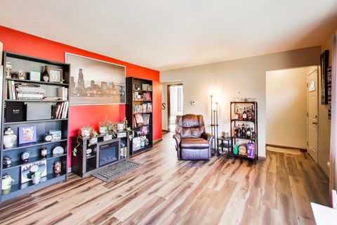 Tiny photo for 1075 Apricot Street, Hoffman Estates, IL 60169 (MLS # 12583065)