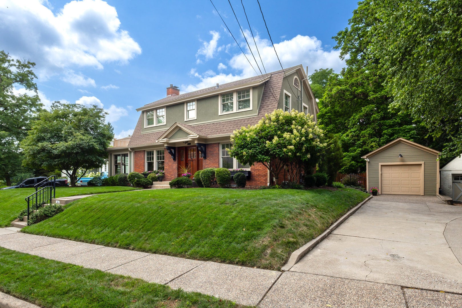 46 Kenwood Avenue