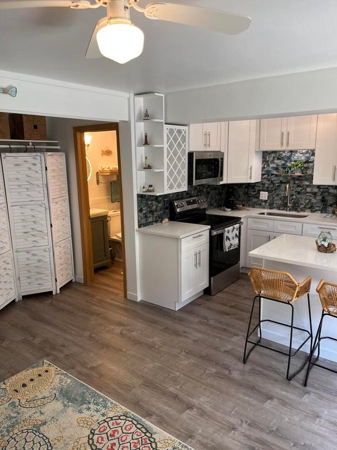 Tiny photo for 38 N Bermuda Colony #6, Fox Lake, IL 60020 (MLS # 12782449)