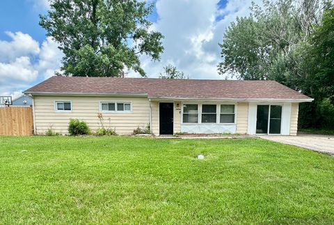 34W744 N James Drive St. Charles IL 60174