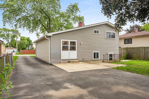 Tiny photo for 320 Marshall Road, Bensenville, IL 60106 (MLS # 12406754)
