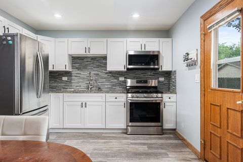 Tiny photo for 320 Marshall Road, Bensenville, IL 60106 (MLS # 12406754)