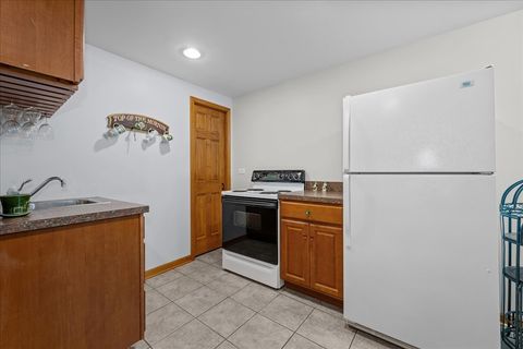 Tiny photo for 2025 Gillenwater Street, Batavia, IL 60510 (MLS # 12516460)