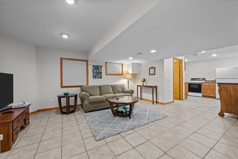 Tiny photo for 2025 Gillenwater Street, Batavia, IL 60510 (MLS # 12516460)