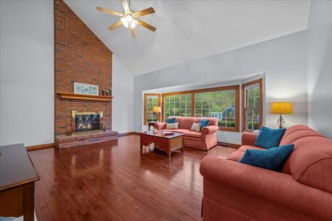 Tiny photo for 2025 Gillenwater Street, Batavia, IL 60510 (MLS # 12516460)