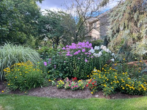 Tiny photo for 2025 Gillenwater Street, Batavia, IL 60510 (MLS # 12516460)