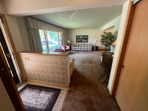 Tiny photo for 880 S Washington Street, Elmhurst, IL 60126 (MLS # 12426814)