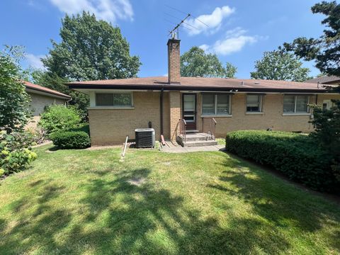 Tiny photo for 880 S Washington Street, Elmhurst, IL 60126 (MLS # 12426814)