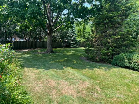 Tiny photo for 880 S Washington Street, Elmhurst, IL 60126 (MLS # 12426814)