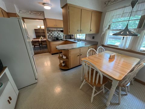 Tiny photo for 880 S Washington Street, Elmhurst, IL 60126 (MLS # 12426814)