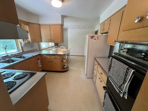 Tiny photo for 880 S Washington Street, Elmhurst, IL 60126 (MLS # 12426814)