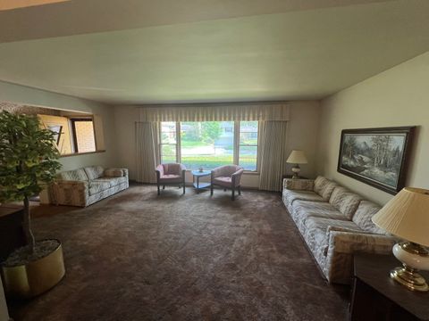 Tiny photo for 880 S Washington Street, Elmhurst, IL 60126 (MLS # 12426814)