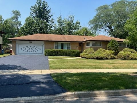 Photo of 880 S Washington Street, Elmhurst, IL 60126 (MLS # 12426814)
