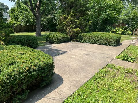 Tiny photo for 880 S Washington Street, Elmhurst, IL 60126 (MLS # 12426814)