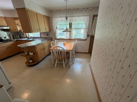 Tiny photo for 880 S Washington Street, Elmhurst, IL 60126 (MLS # 12426814)