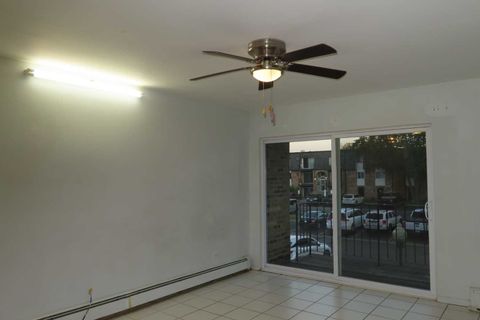 Tiny photo for 6B E DUNDEE QUARTER Drive #201, Palatine, IL 60074 (MLS # 12677129)