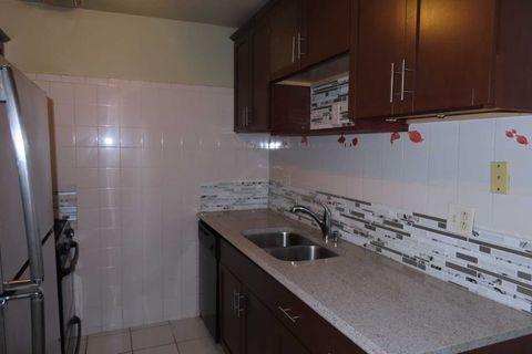 Tiny photo for 6B E DUNDEE QUARTER Drive #201, Palatine, IL 60074 (MLS # 12677129)