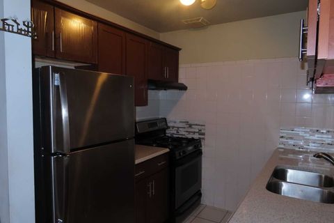 Tiny photo for 6B E DUNDEE QUARTER Drive #201, Palatine, IL 60074 (MLS # 12677129)