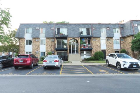 Photo of 6B E DUNDEE QUARTER Drive #201, Palatine, IL 60074 (MLS # 12677129)
