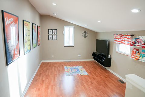 Tiny photo for 33 Foxglove Court, Streamwood, IL 60107 (MLS # 12536360)