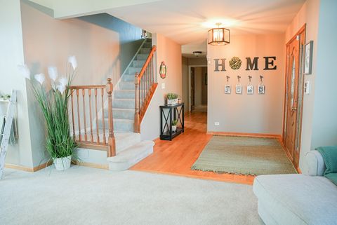 Tiny photo for 33 Foxglove Court, Streamwood, IL 60107 (MLS # 12536360)