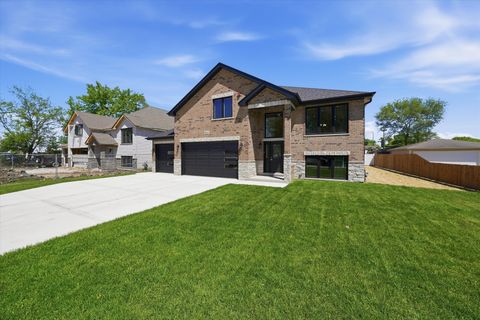 8011 S Oconto Avenue, Bridgeview, IL 60455 - #: 12636555