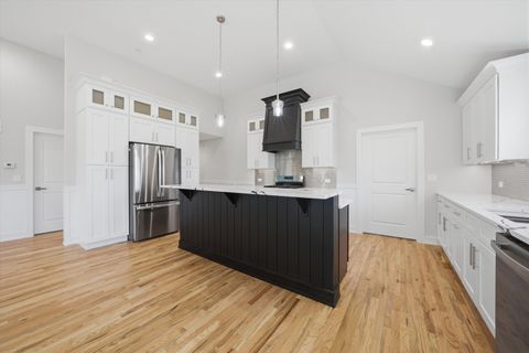 Tiny photo for 8011 S Oconto Avenue, Bridgeview, IL 60455 (MLS # 12636555)