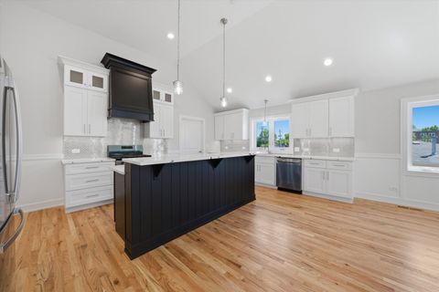 Tiny photo for 8011 S Oconto Avenue, Bridgeview, IL 60455 (MLS # 12636555)