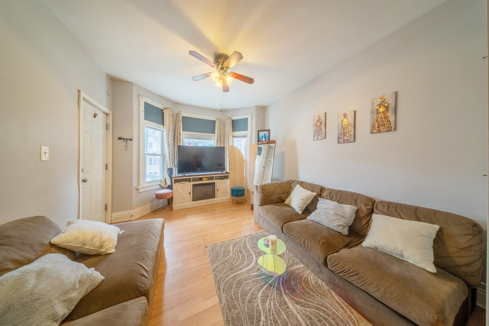 4116 N Kedzie Avenue