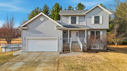 Photo of 1645 Sir Lawrence Lane, Dixon, IL 61021 (MLS # 12569882)