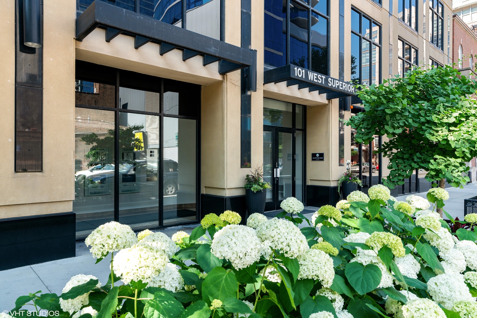 101 W Superior Street 905